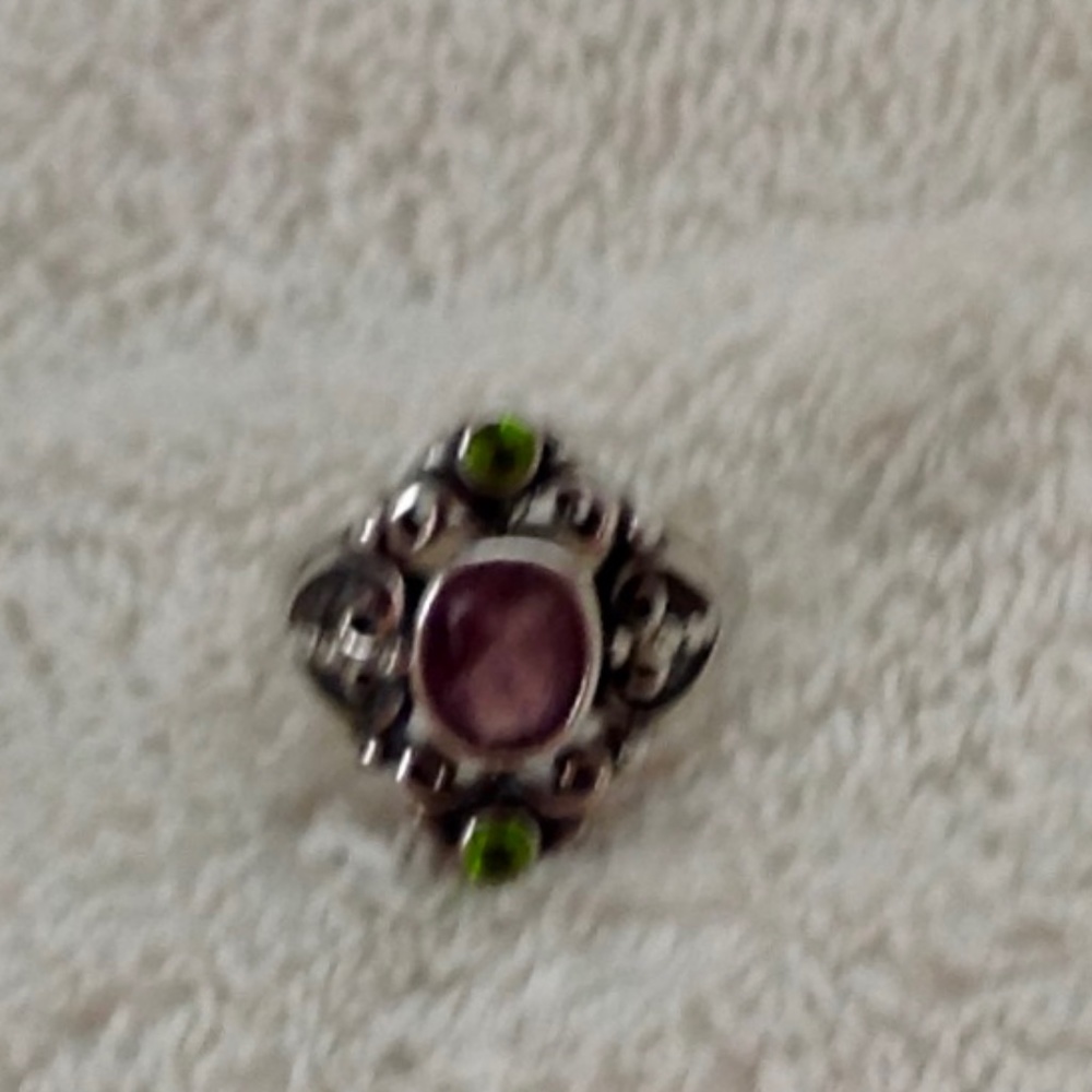 Sterling Silver Amethyst ring - Picture 4 of 4